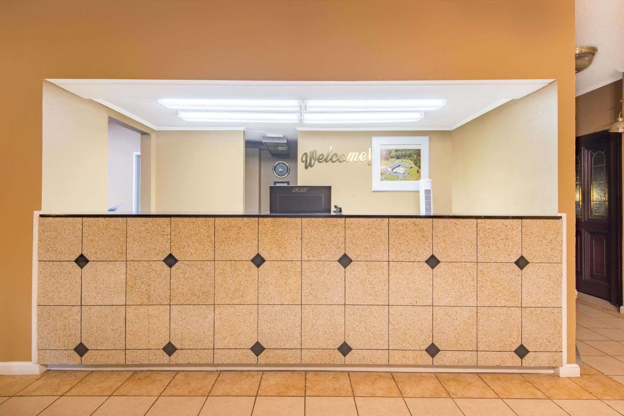 Days Inn By Wyndham Clanton Al Zewnętrze zdjęcie